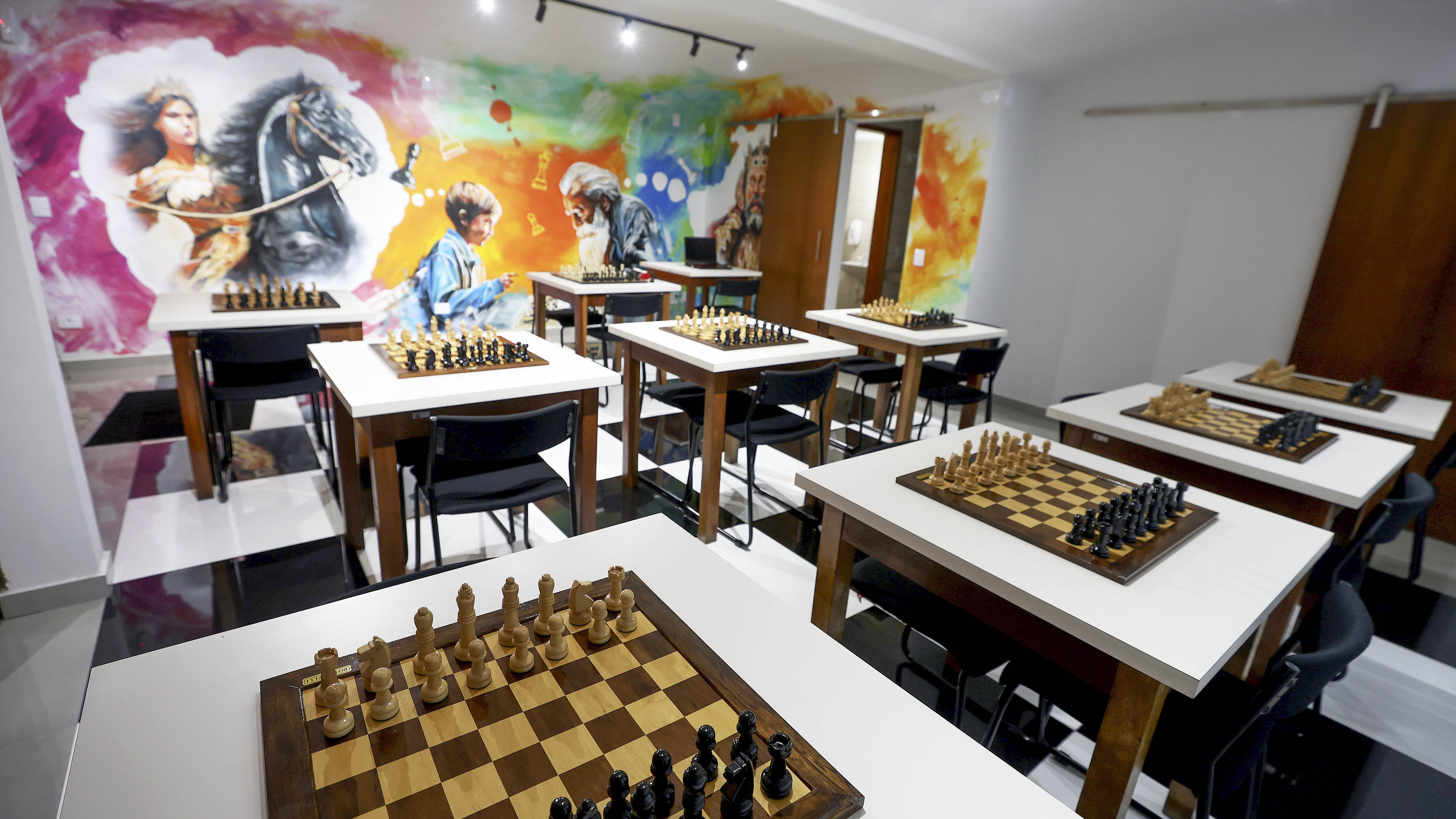 Tradicional Clube de Xadrez de Curitiba não tem limites para idade