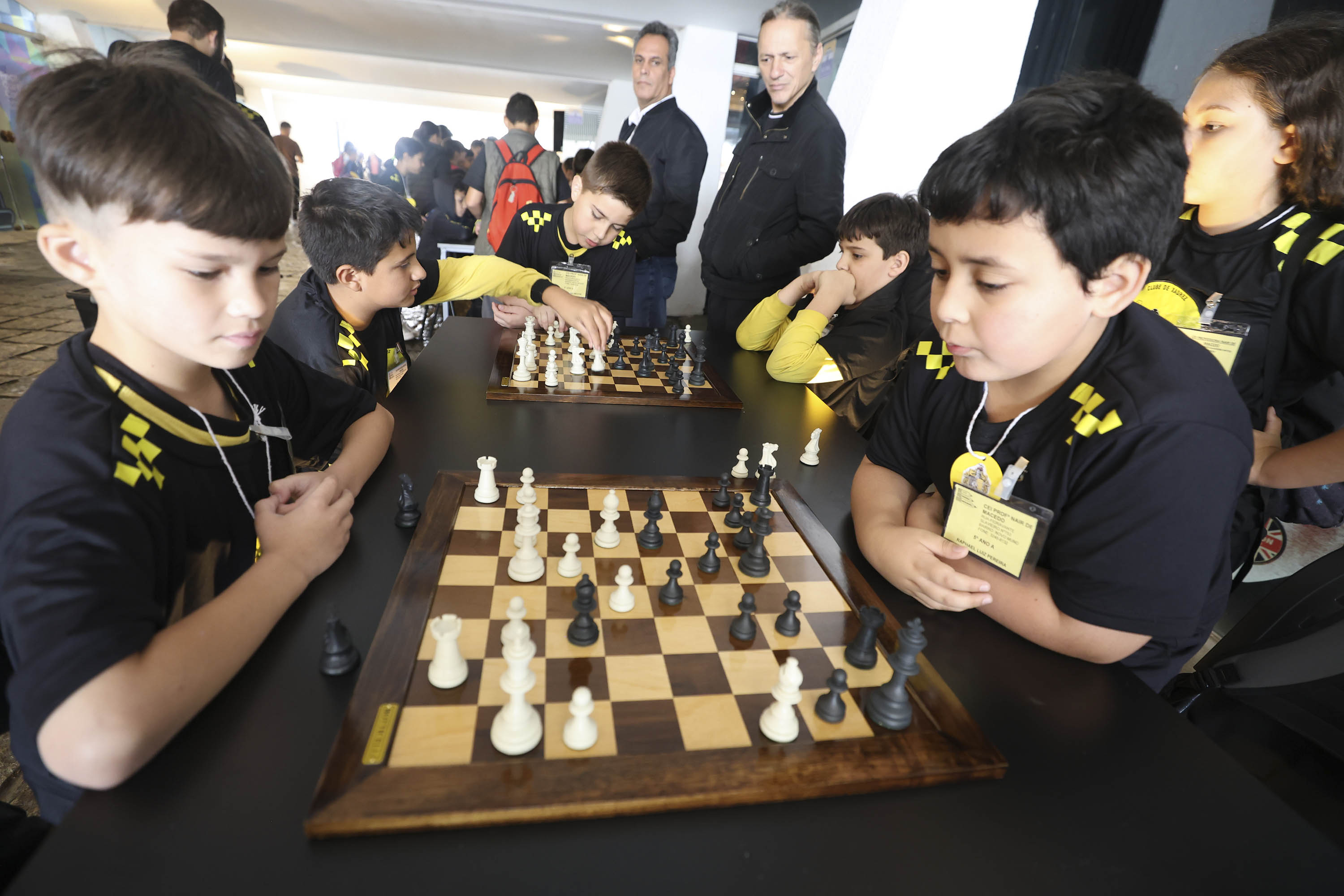 Revitalizado, Clube de Xadrez de Curitiba ganha tabuleiro