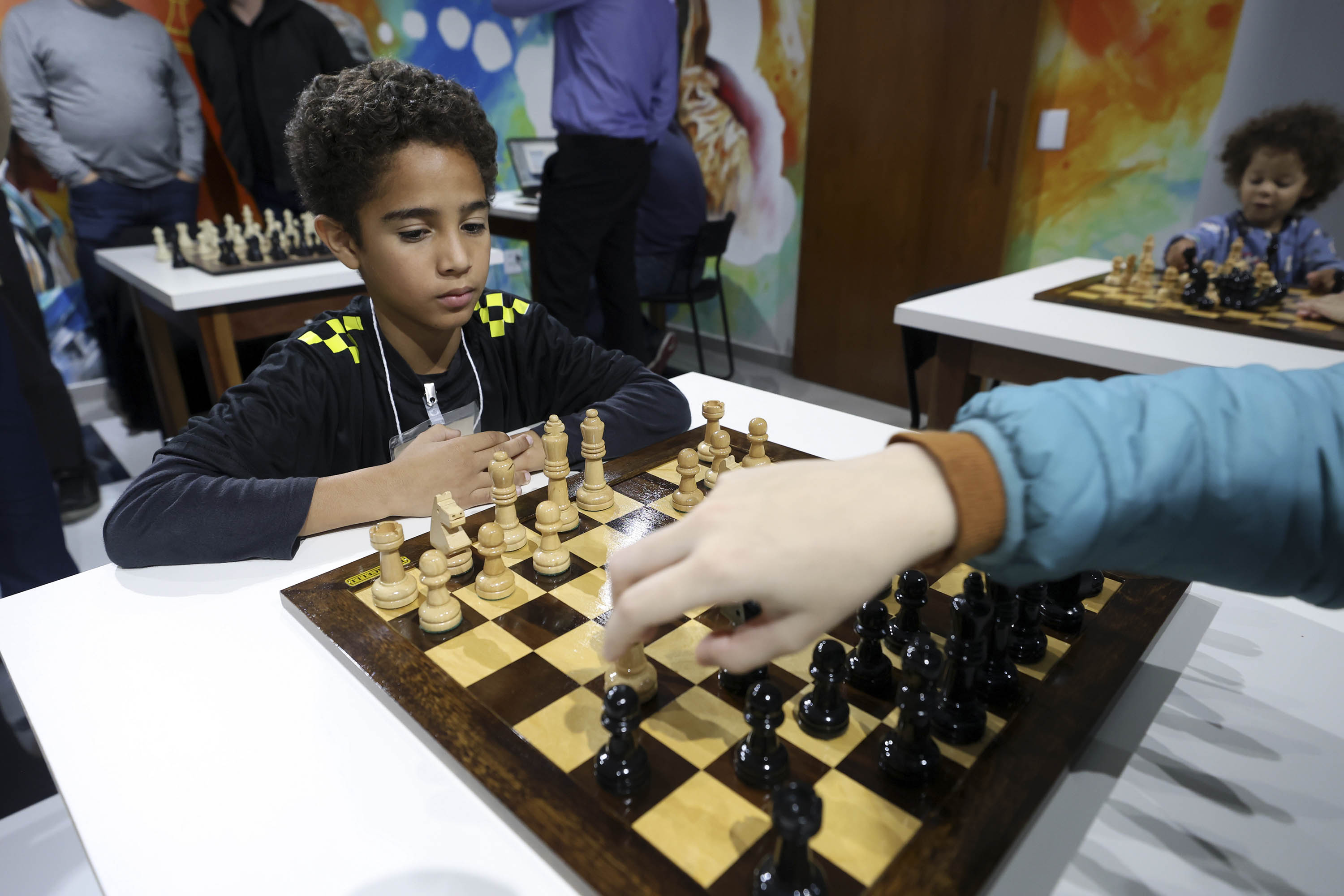 Clube de Xadrez de Curitiba ganha tabuleiro eletrônico - Bem Paraná