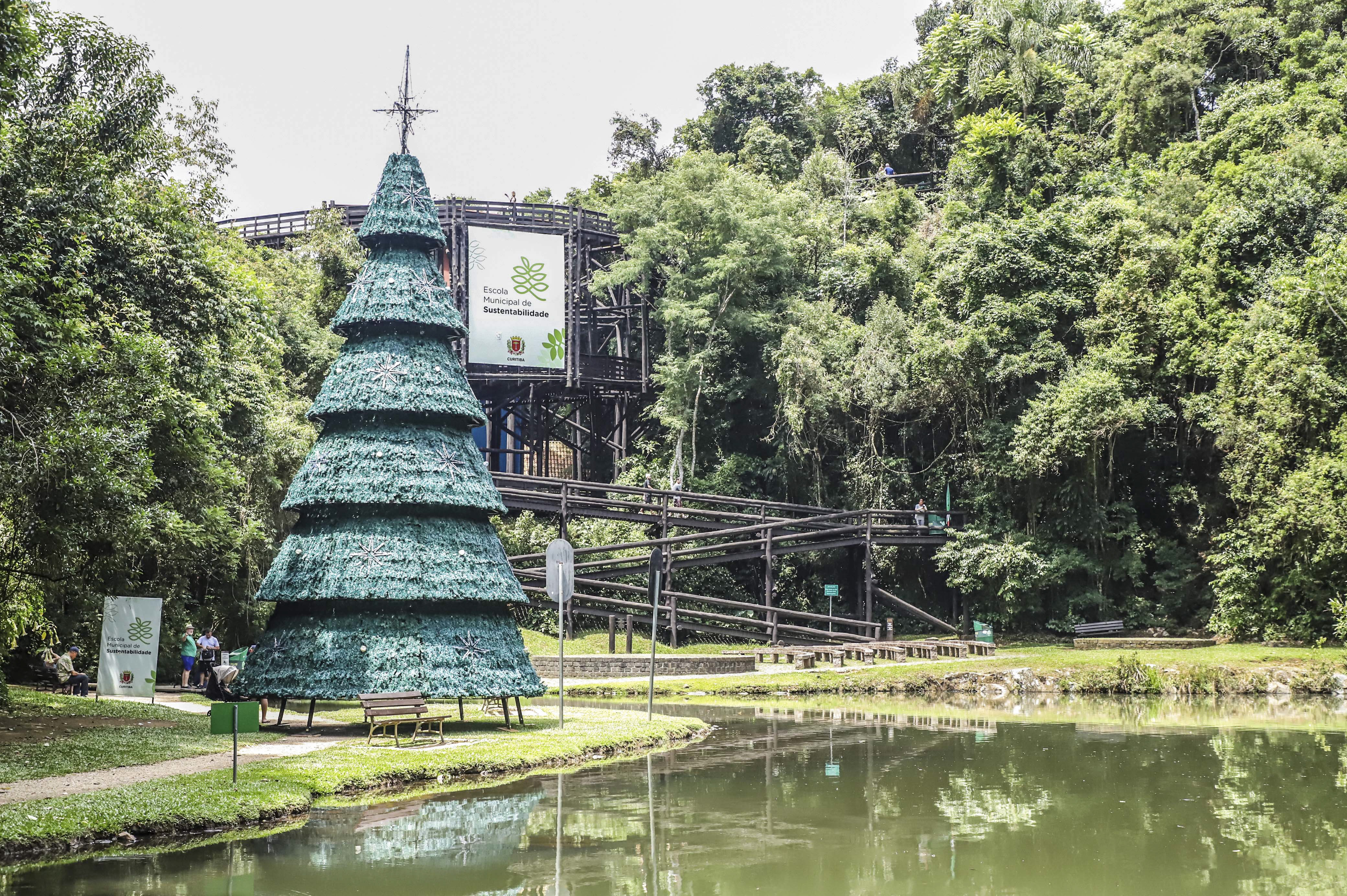 Árvore de Natal da Escola de Sustentabilidade
