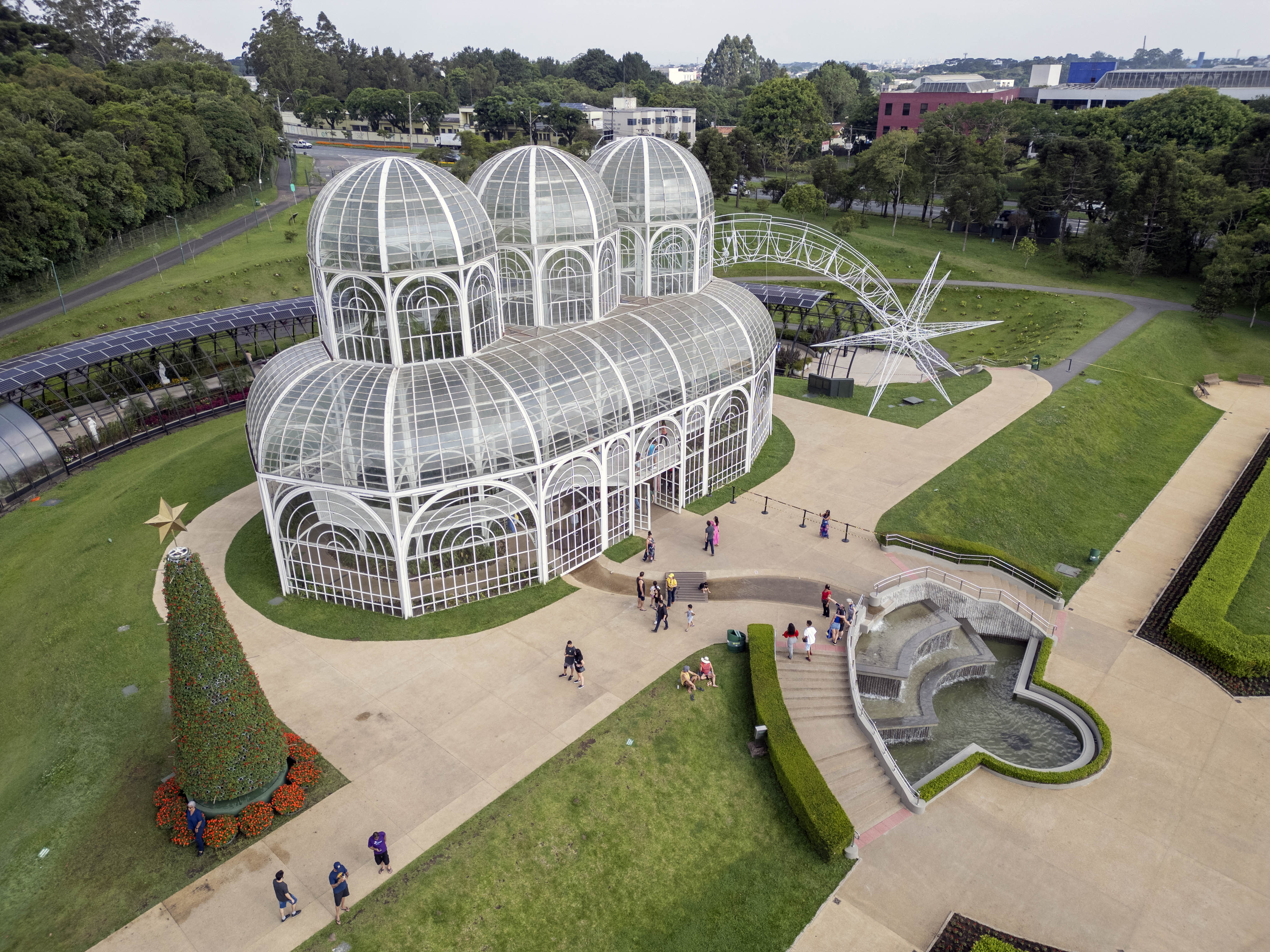 Estrela de 10 metros de altura vai iluminar o Jardim Botânico
