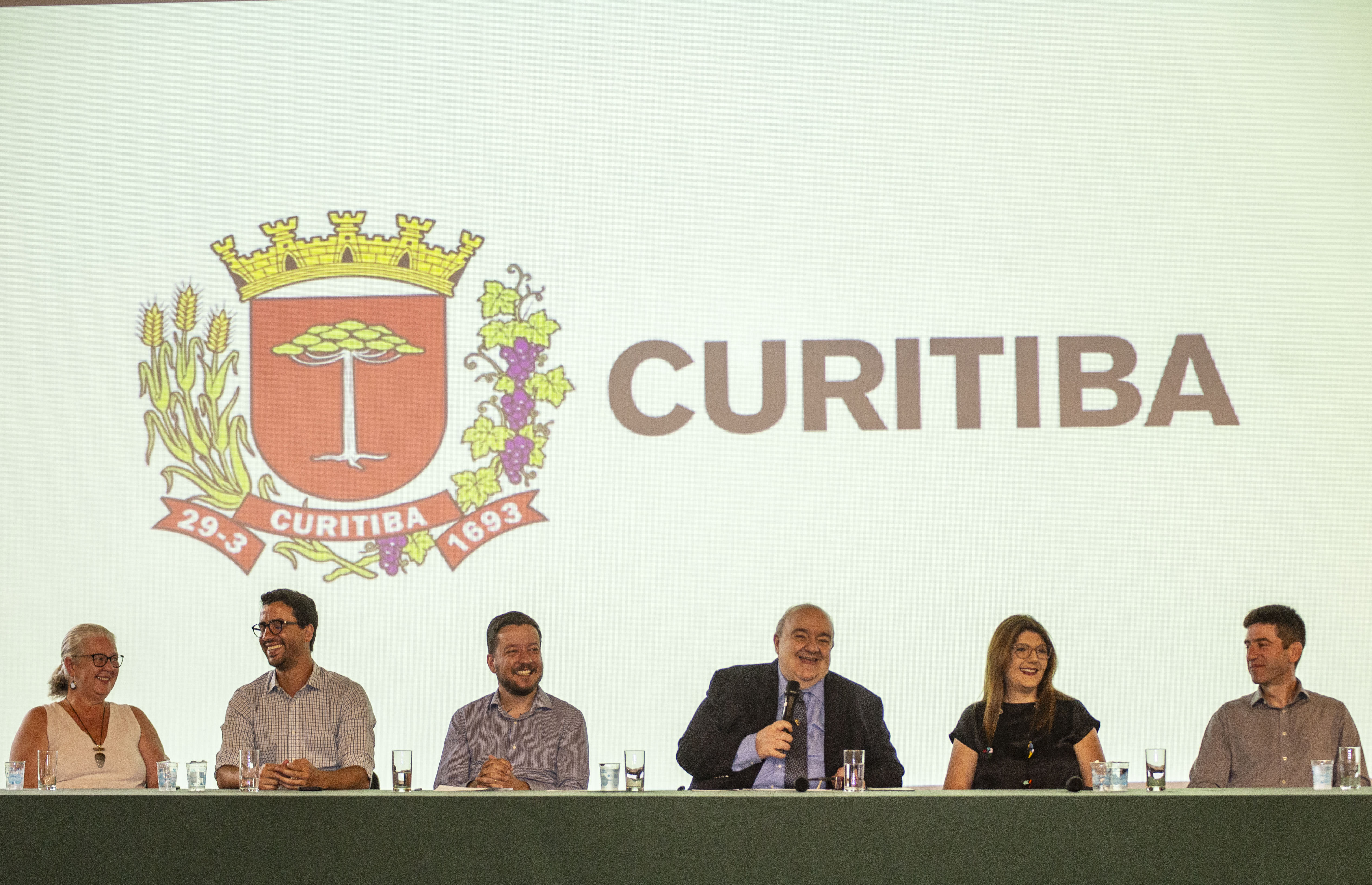 Após mais de um mês, prefeitura de Curitiba libera jogos de