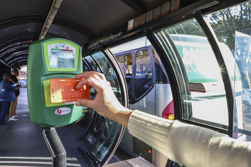 Pagamento da tarifa com cartão ajudou a reduzir em 87% número de assaltos no transporte coletivo.. Foto: Hully Paiva/SMCS
