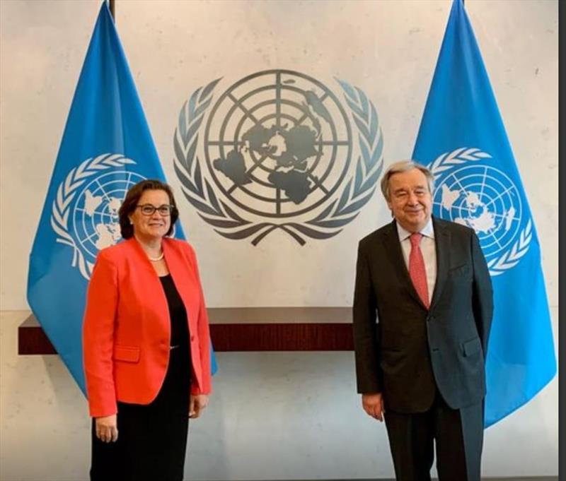 A embaixadora de Portugal na ONU, Ana Paula Zacarias, e o secretário-geral da ONU, o português António Guterrez.
Foto: Divulgação