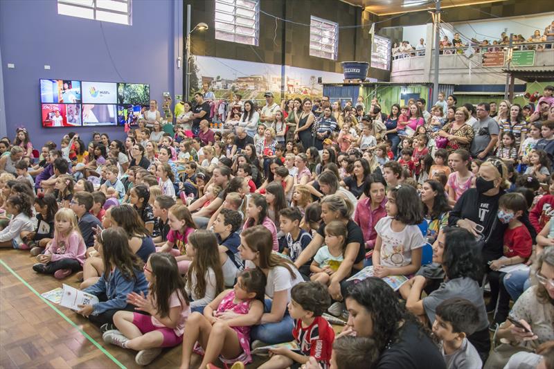 Personagens Família folha, encantam adultos e crianças no Museu da Vida.
Curitiba, 11/01/2023.
Foto: Levy Ferreira/SMCS

