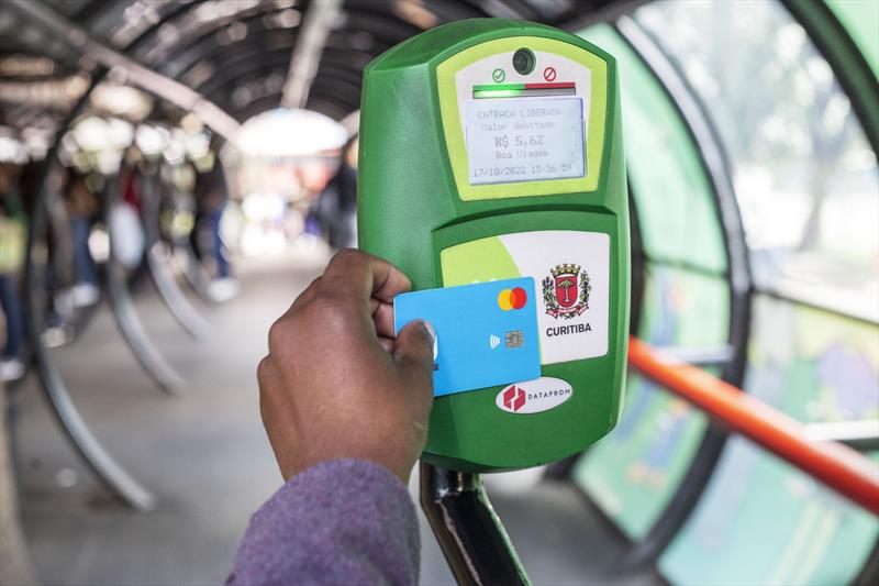 Usuários de ônibus já pagaram somam 6 milhões de passagens com cartões de débito e crédito. Foto: Ricardo Marajó/SMCS