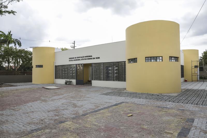 A Escola Municipal Ayrton Senna recebe uma grande reforma, que inclui piso, muros, pintura, entre outras melhorias. Curitiba, 12/01/2023. Foto: Hully Paiva/SMCS