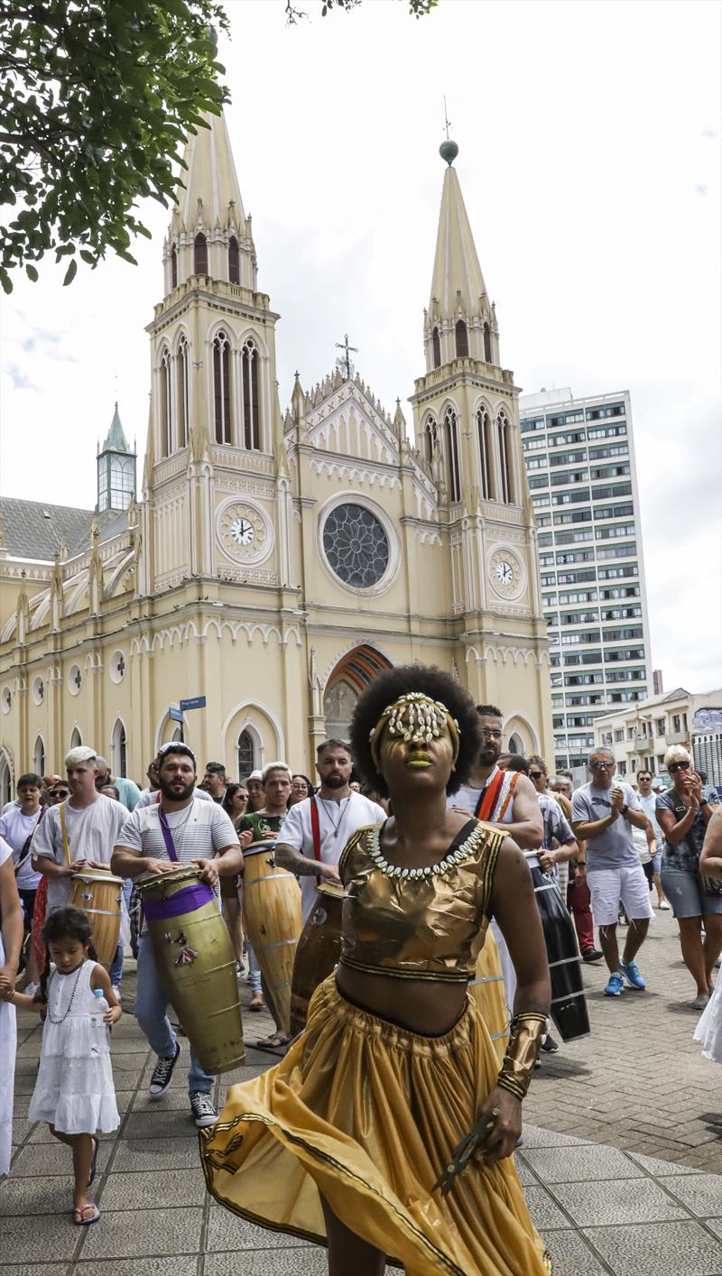 Apresentações culturais celebram o respeito às religiões de matriz africana em Curitiba. Curitiba, 22/01/2023. Foto: Hully Paiva/SMCS