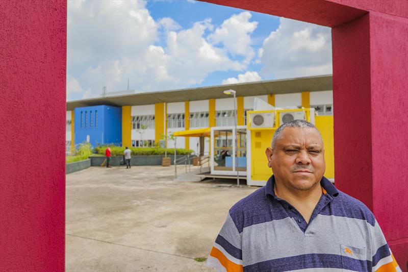 Agencia móvel do Banco do Brasil atende servidores da Prefeitura de Curitiba na regional Tatuquara. Servidor da Secretaria da Defesa Social e Trânsito no Tatuquara, Angelo Bueno Antunes - Curitiba, 23/01/2023 - Foto: Daniel Castellano / SMCS