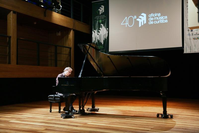 Duo de pianistas portugueses e Letícia Sabatella estão nos palcos da Oficina de Música desta terça-feira. Foto: Cido Marques/FCC