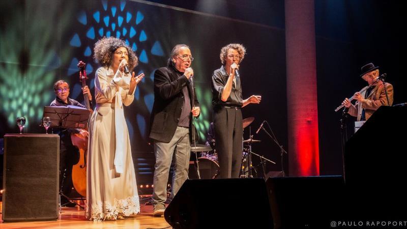 Curitiba recebe ícones da MPB no palco da 40ª Oficina de Música: Vanessa Moreno, Edu Lobo e Ayrton Montarroyos. Foto: Paulo Rapoport