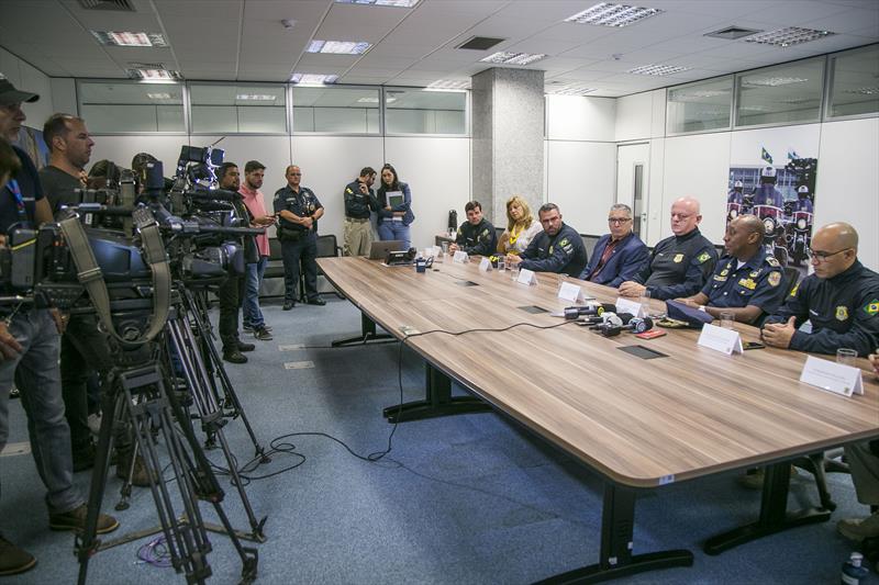 Coletiva de imprensa na Polícia Rodoviária Federal, sobre o termo de cooperação técnica entre a PRF e a Guarda Municipal, para atendimento de ocorrências na Linha Verde. Curitiba, 01/02/2023. Foto: Pedro Ribas/SMCS