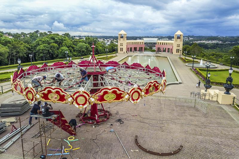 Montagem do Carrossel do Parque Tanguá para as comemorações dos 330 anos de Curitiba.
Curitiba, 02/02/2023.
Foto: José Fernando Ogura/SMCS.
