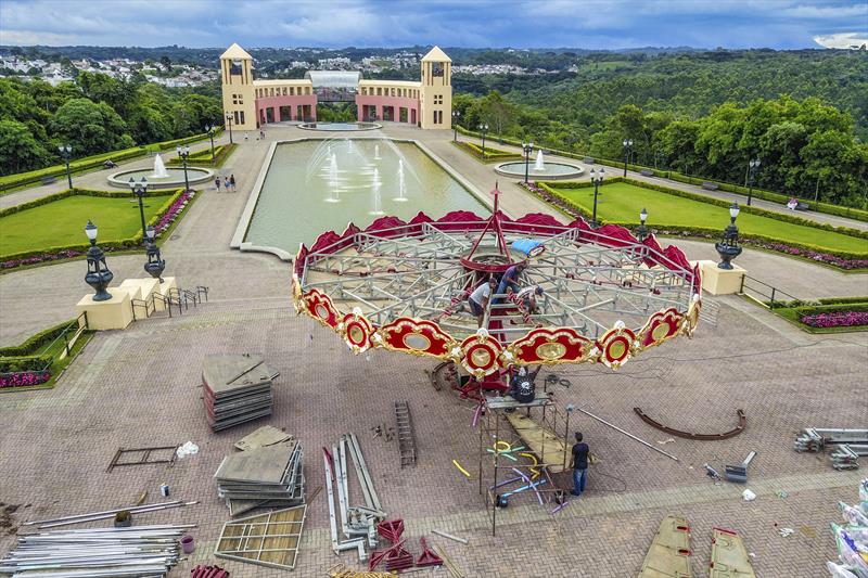 Montagem do Carrossel do Parque Tanguá para as comemorações dos 330 anos de Curitiba.
Curitiba, 02/02/2023.
Foto: José Fernando Ogura/SMCS.
