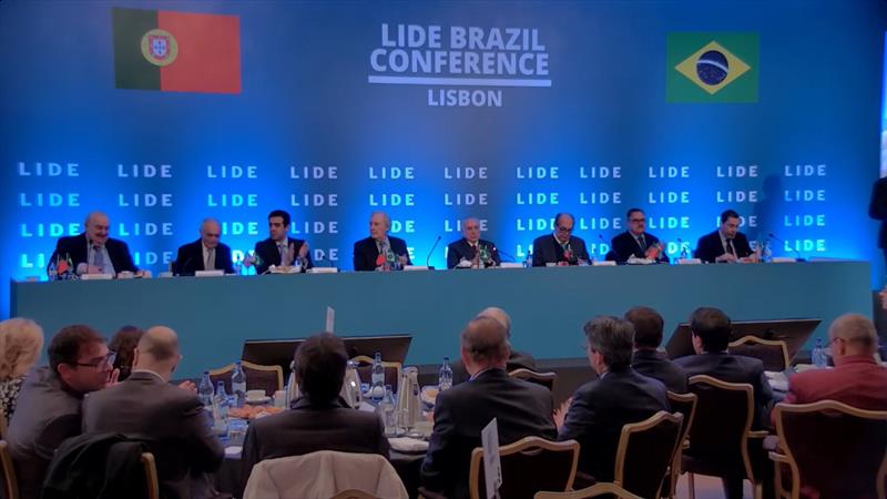 Prefeito Rafael Greca defende os valores democráticos e apresenta avanços de Curitiba em fórum internacional do LIDE em Lisboa. Na imagem, Greca com o ex-presidente Michel Temer; com os ministros do Supremo Tribunal Federal (STF) Alexandre de Moraes, Gilmar Mendes, Luís Roberto Barroso e Ricardo Lewandowski; com o ministro e presidente do Tribunal de Contas da União (TCU), Bruno Dantas; com o ministro do Superior Tribunal de Justiça (STJ), Humberto Martins; com o governador do Rio de Janeiro, Cláudio Castro; e com o prefeito de São Paulo, Ricardo Nunes. Lisboa, 03/02/2023. Divulgação