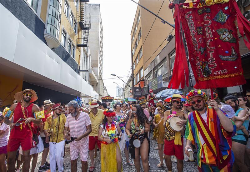 Marechal Deodoro terá bloqueio no trânsito para montagem do carnaval de Curitiba e bloco Garibaldis e Sacis. Foto: Ricardo Marajó/SMCS