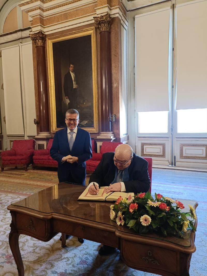 Prefeito Rafael Greca se encontra com o prefeito de Lisboa Carlos Moedas para discutir sobre experiências de inovação. Foto: Divulgação