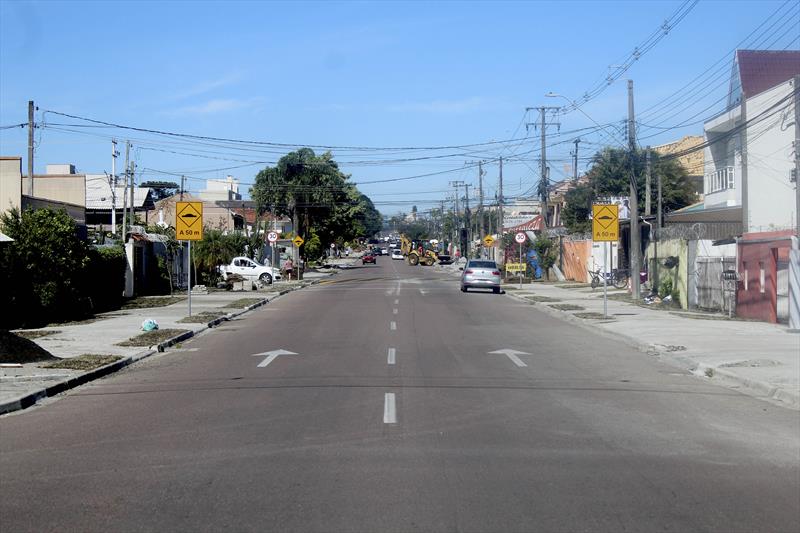 Rua Niterói, no Cajuru, recebe novas calçadas do programa Caminhar Melhor.
Foto: Fabio Decolin