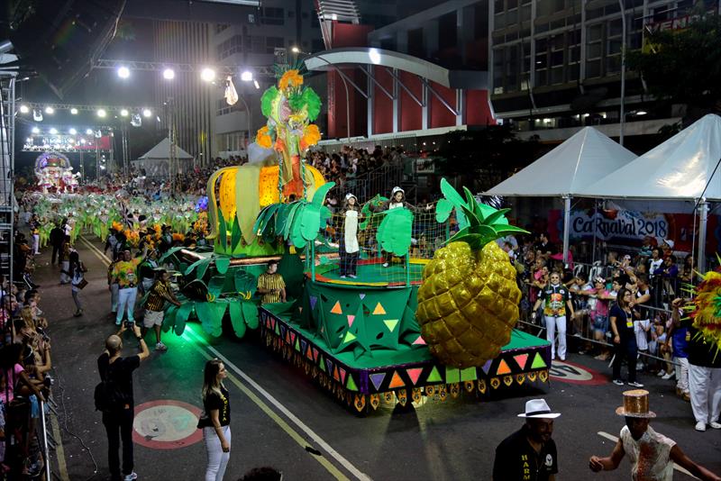 Desfile da Acadêmicos da Realeza comemora os 25 anos da escola de samba.
Foto: Cido Marques