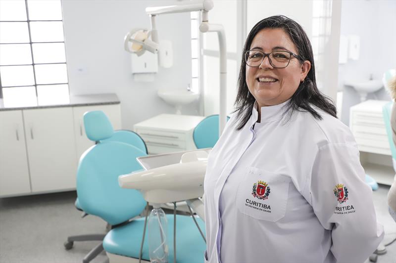 Reinauguração da Clínica Odontológica da Unidade de Saúde Maria Angélica, no Pinheirinho.
Na foto, a profissional de saúde Nadir Barbosa dos Santos, 53 anos.
Curitiba, 14/02/2023.
Foto: José Fernando Ogura/SMCS.