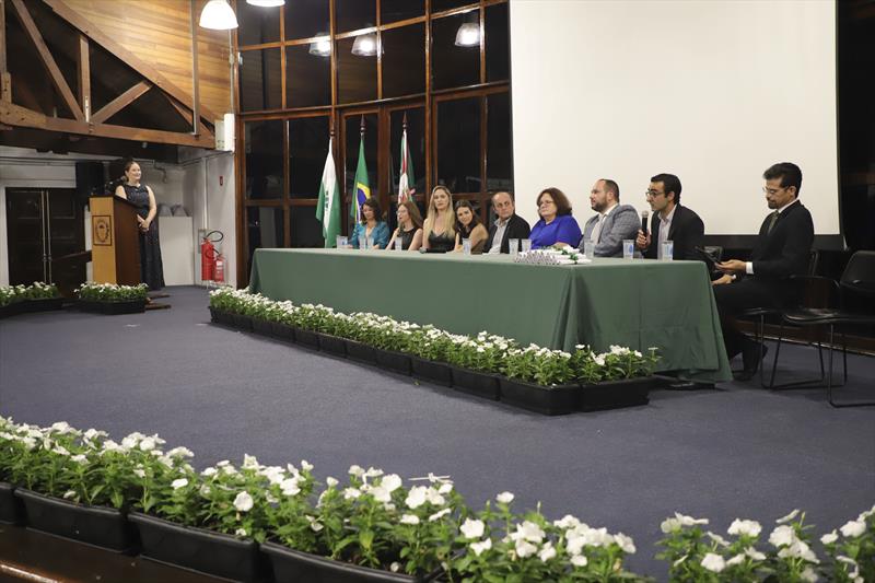 Formatura de médicos residentes dos programas SMS-FEAS.
Participaram do evento, a Secretária de Saúde, Beatriz Batisttella Nadas, o Diretor da FEAS, Sezifredo Paz e representantes da Saúde.
Curitiba, 24/02/2023.
Foto: José Fernando Ogura/SMCS.
