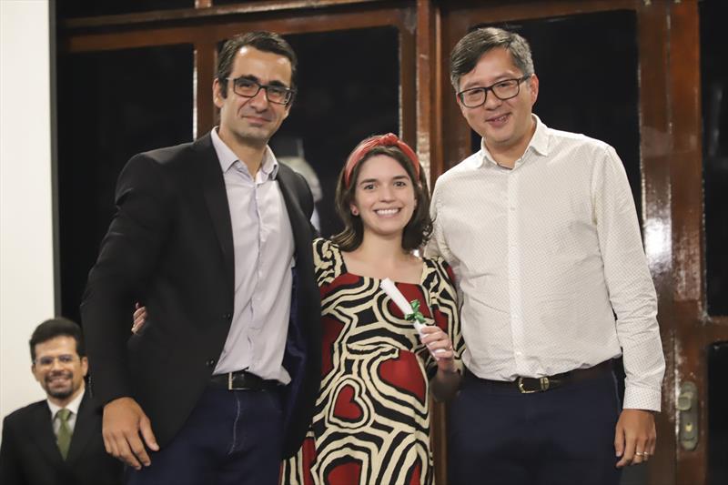 Formatura de médicos residentes dos programas SMS-FEAS.
Participaram do evento, a Secretária de Saúde, Beatriz Batisttella Nadas, o Diretor da FEAS, Sezifredo Paz e representantes da Saúde.
Curitiba, 24/02/2023.
Foto: José Fernando Ogura/SMCS.
