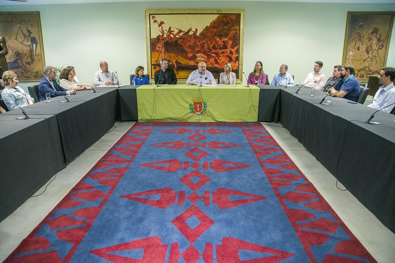 Prefeito Rafael Greca sanciona lei que cria o Conselho Municipal da Diversidade Sexual. Curitiba, 27/02/2023. Foto: Pedro Ribas/SMCS
