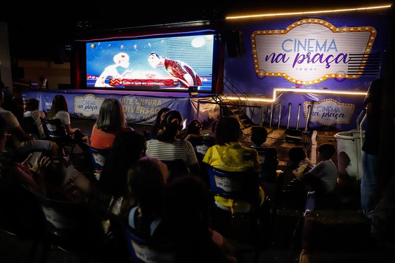 Praças de Curitiba recebem sessões de cinema gratuitas no mês dos 330 anos.
Foto: Divulgação