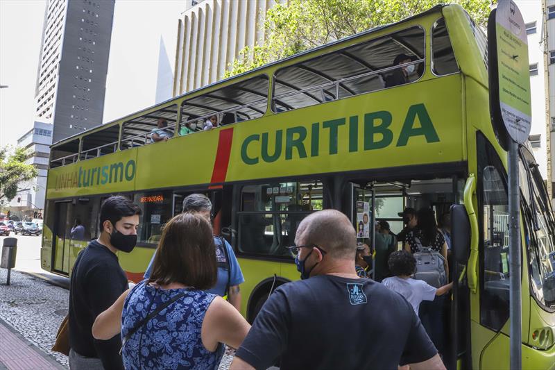 Para quem ainda não teve a oportunidade de circular por Curitiba com a Linha Turismo, o preço do bilhete será reduzido de R$ 50 para R$ 30 entre os dias 29 de março e 9 de abril, domingo de Páscoa.
Foto: Hully Paiva/SMCS