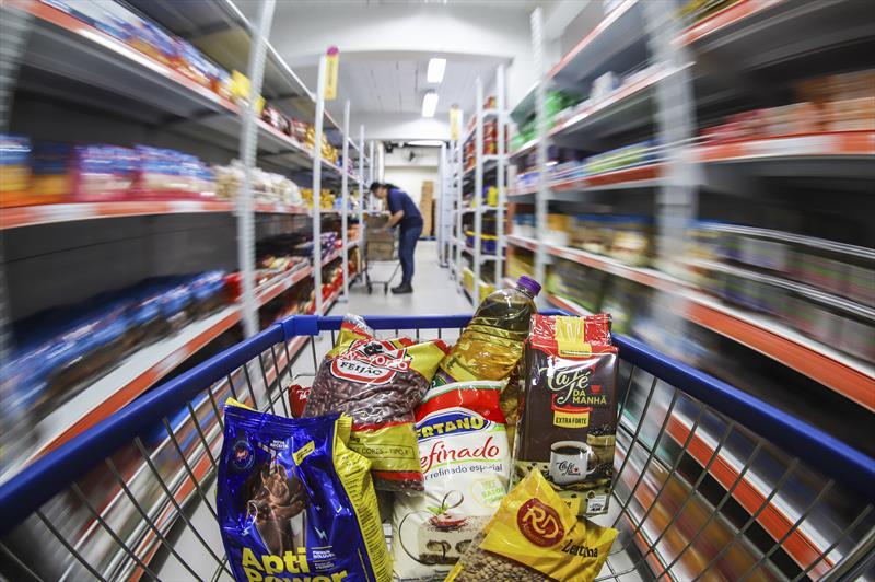 Semana da Economia dos Armazéns da Família tem filé de frango, sardinha e espaguete. Foto: José Fernando Ogura/SMCS