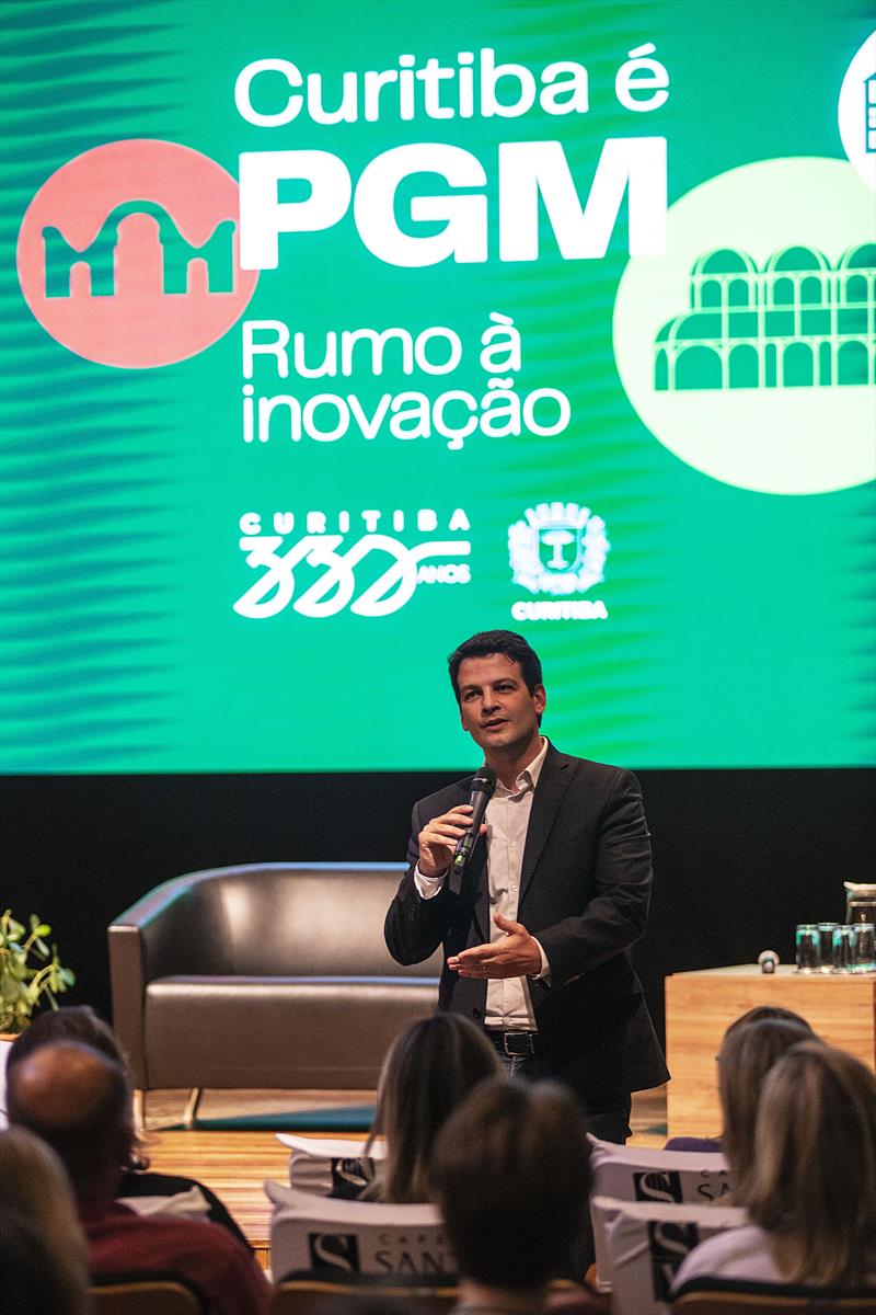 Procuradoria-Geral do Município lança, programa PGM 2023: Rumo à Inovação. O vice-prefeito de Curitiba e secretário de Estado das Cidades, Eduardo Pimentel. Curitiba, 07/03/2023. Foto: Ricardo Marajó/SMCS