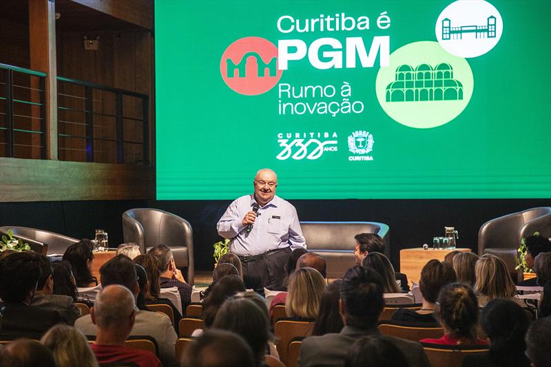 Prefeito Rafael Greca acompanhado do vice-prefeito Eduardo Pimentel, participam do lançamento do programa PGM 2023: Rumo à Inovação. Curitiba, 07/03/2023. Foto: Ricardo Marajó/SMCS



