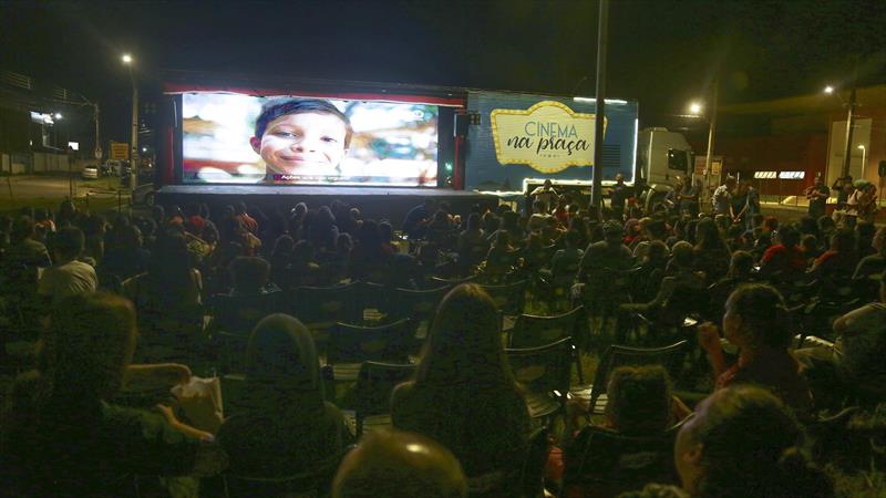 O Tatuquara recebeu nesta terça-feira (7/3) à noite o Cinema na Praça.
Curitiba, 07/03/2023. 
Foto: Cido Marques