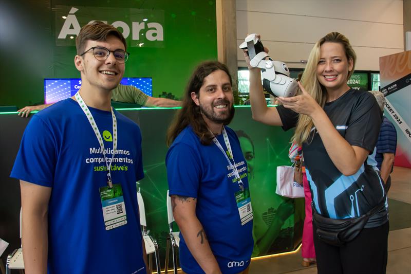 Público participantes do evento no Pavilhão Smart City Expo Curitiba 2023. Na imagem, João Cordeiro; e Gean Kaminski, Smart Citizen. 
Curitiba, 22/03/2023.
Foto: Levy Ferreira/SMCS  
