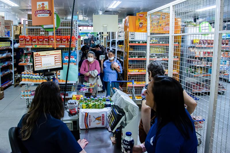 Semana da Economia terá queijo mussarela, leite e coxinhas da asa nos Armazéns da Família.
Foto: Levy Ferreira/SMCS  