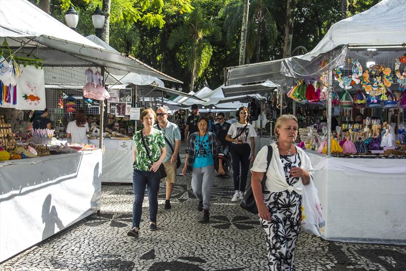 Feira Especial de Páscoa de Curitiba, nas praças Osório e Santos Andrade.
Curitiba 29/03/2023
Foto: Levy Ferreira/SMCS
