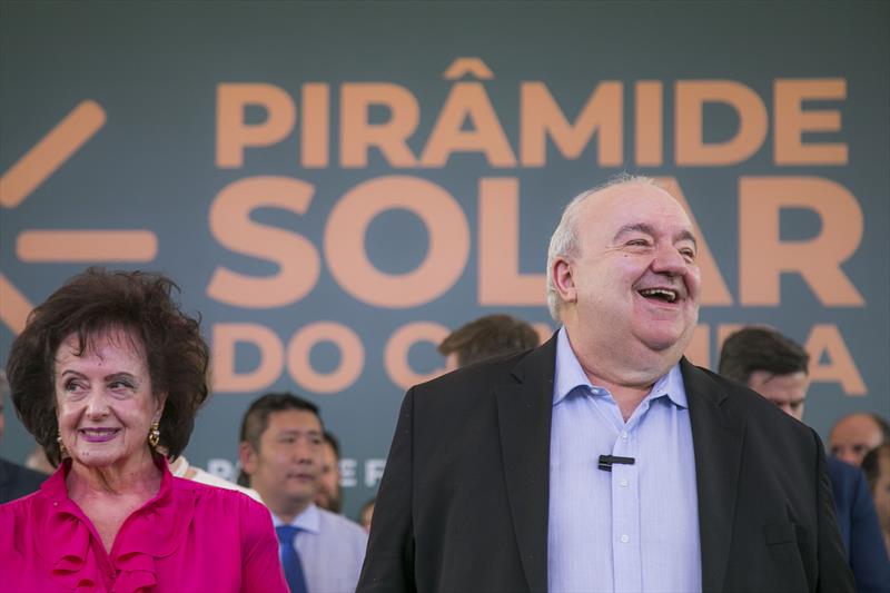 Prefeito Rafael Greca com a primeira-dama Margarita Sansone, inaugura a Pirâmide Solar do Caximba. Curitiba, 29/03/2023. Foto: Pedro Ribas/SMCS