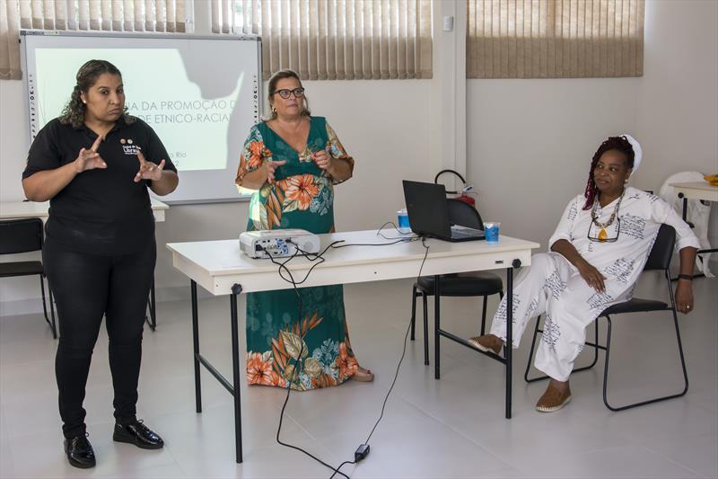 Conversa com a comunidade surda para falar sobre igualdade racial, uma promoção do Central de Libras. Curitiba 31/03/2023
Foto: Levy Ferreira/SMCS
