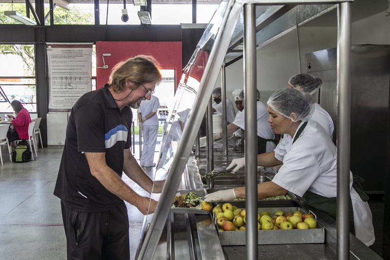 Restaurantes Populares de Curitiba oferecem comida boa e saudável por R ...