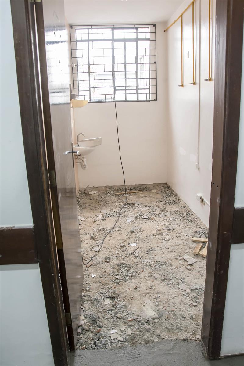 A Prefeitura de Curitiba está reformando a Unidade de Saúde Trindade, no bairro Vila Oficinas, no Distrito Sanitário Cajuru, para atender com mais qualidade à população. Curitiba, 28/04/2023
Foto: Levy Ferreira/SMCS