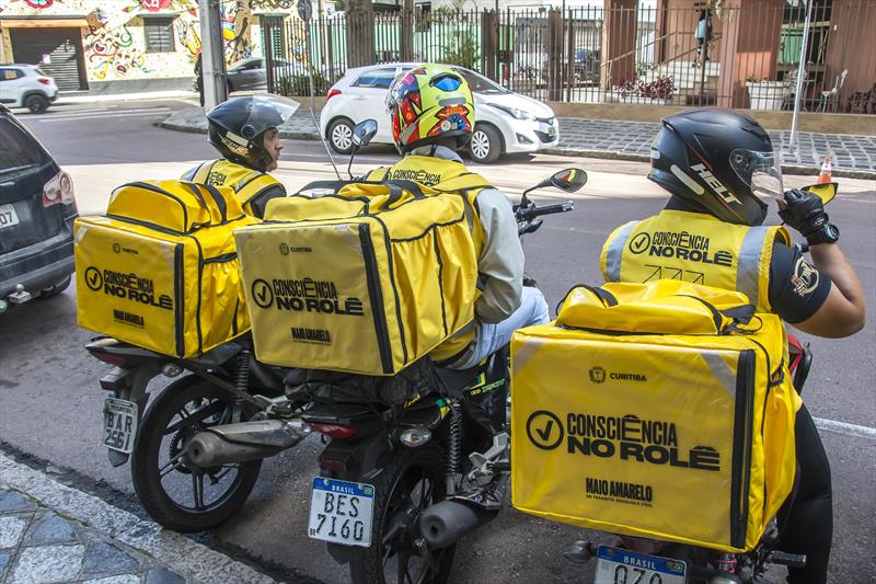 Maio Amarelo em Curitiba reúne ações para empresas de entregas e motociclistas, principais vítimas do trânsito.
Curitiba 24/04/2023.
Foto: Levy Ferreira/SMCS