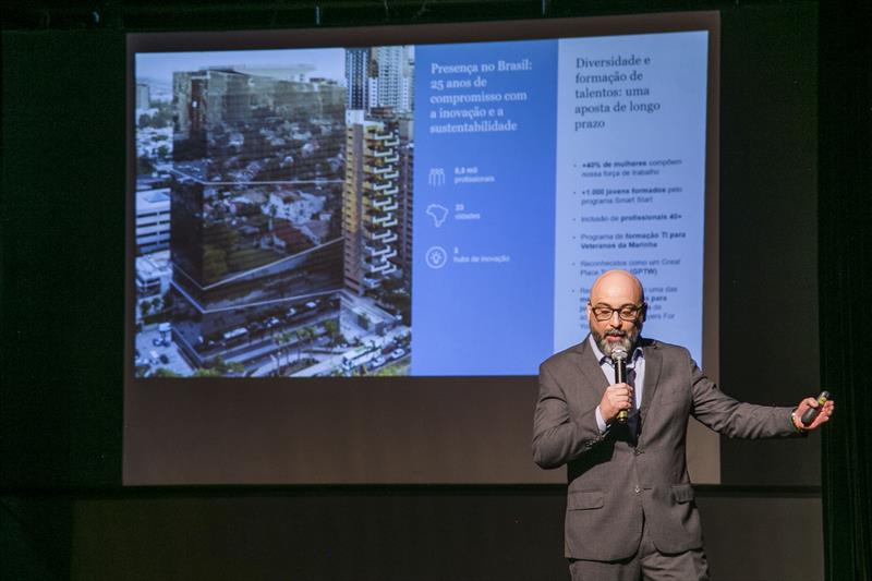 Palestra de Marcelo Bernardino, CEO da Indra e Minsait no Brasil, na Aula Inaugural Empregotech 40+. Curitiba, 08/05/2023. Foto: Pedro Ribas/SMCS