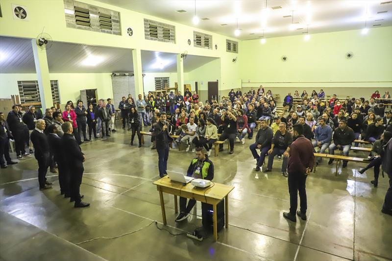 Vice Prefeito Eduardo Pimentel acompanha a primeira noite de reuniões presenciais do Fala Curitiba, na Regional do Bairro Novo.
Curitiba, 15/05/2023.
Foto: José Fernando Ogura/SMCS.