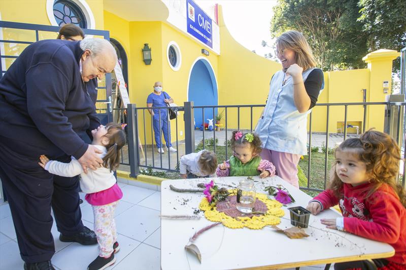 Prefeito Rafael Greca, juntamente com a secretária municipal da Educação, Maria Sílvia Bacila, inaugura o Centro Municipal de Educação Infantil (CMEI) Ida Hannemann de Campos, na Rua Baltazar Carrasco dos Reis, 2.256, no bairro Rebouças. Curitiba, 16/05/2023. Foto: Ricardo Marajó/SMCS