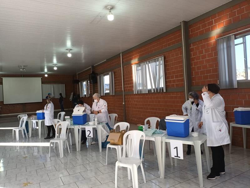 Equipes do Distrito Sanitário do Tatuquara, da Secretaria Municipal de Saúde, fizeram uma ação de vacinação na Ceasa.
Foto: Divulgação