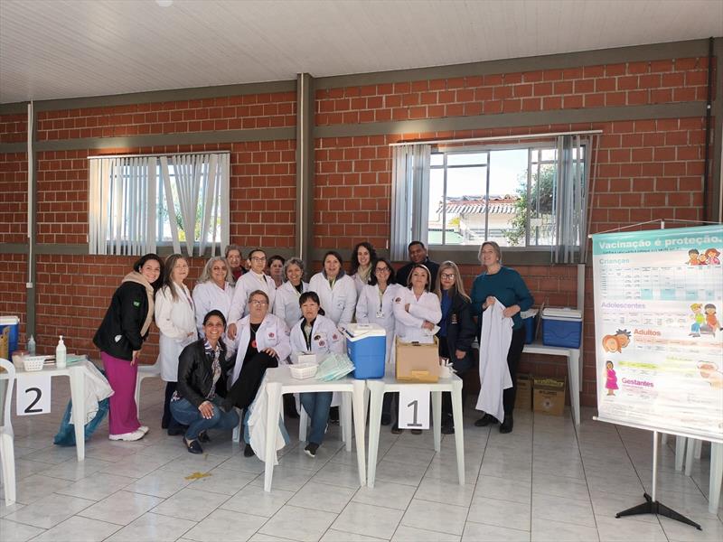 Equipes do Distrito Sanitário do Tatuquara, da Secretaria Municipal de Saúde, fizeram uma ação de vacinação na Ceasa.
Foto: Divulgação