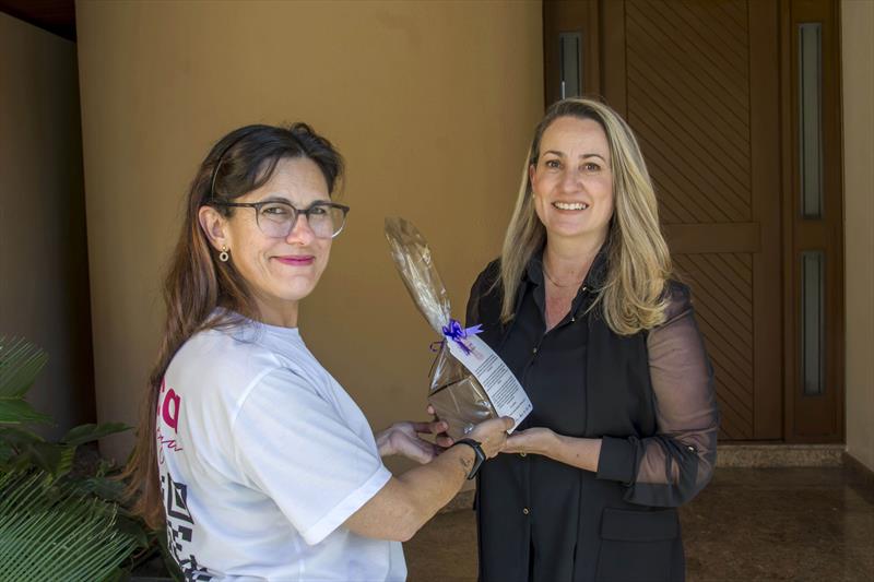 Startup entrega prêmio de reconhecimento pelo apoio a empreendedora curitibana as 40 embaixadoras. Na imagem, Luciana Burko. Curitiba 16/05/2023
Foto: Levy Ferreira/SMCS
