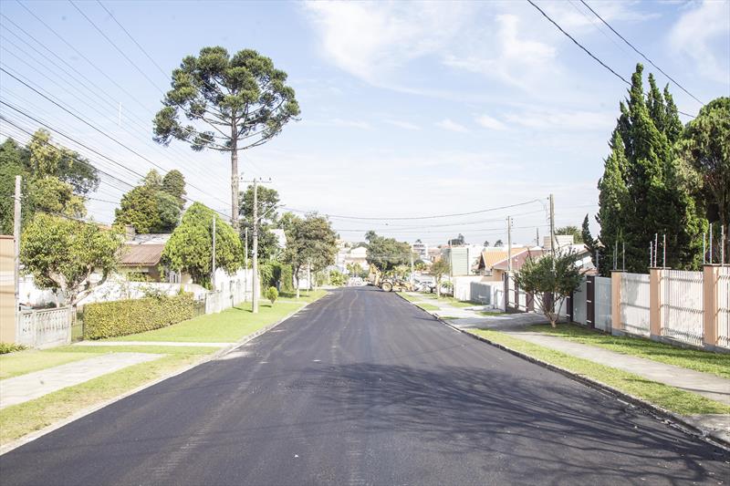 bras de revitalização do asfalto da rua Jorge Wendler na Regional Boqueirão. Curitiba, em 22/05/2023. Foto: Ricardo Marajó/SMCS.