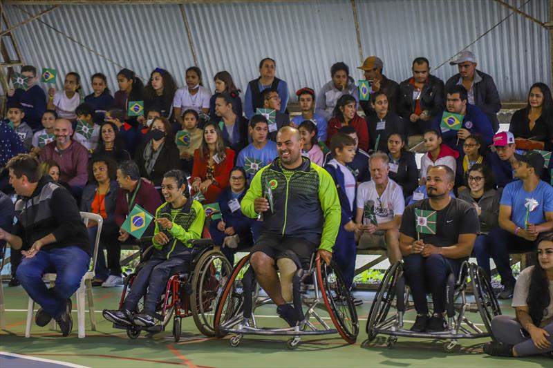 Peneira paralímpica procura novos talentos do paradesporto em Curitiba. - Foto: Daniel Castellano / SMCS