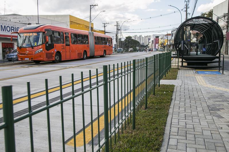 Estação-tubo Itajubá na Av. República Argentina, volta a funcionar após as obras de requalificação. Curitiba, 25/05/2023. Foto: Pedro Ribas/SMCS